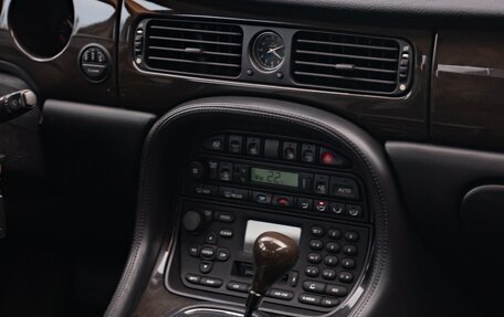 Jaguar XJR III (X350), 1999 год, 1 600 000 рублей, 20 фотография