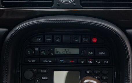 Jaguar XJR III (X350), 1999 год, 1 600 000 рублей, 22 фотография