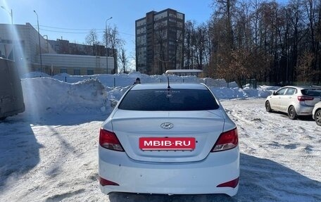 Hyundai Solaris II рестайлинг, 2015 год, 600 000 рублей, 3 фотография