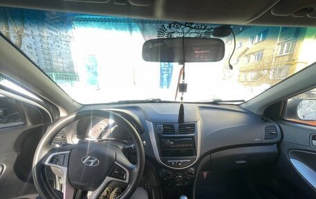 Hyundai Solaris II рестайлинг, 2015 год, 600 000 рублей, 16 фотография