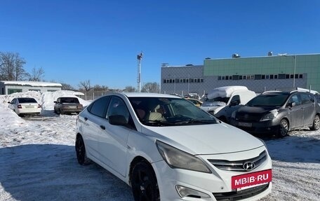 Hyundai Solaris II рестайлинг, 2015 год, 600 000 рублей, 5 фотография