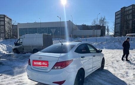 Hyundai Solaris II рестайлинг, 2015 год, 600 000 рублей, 8 фотография