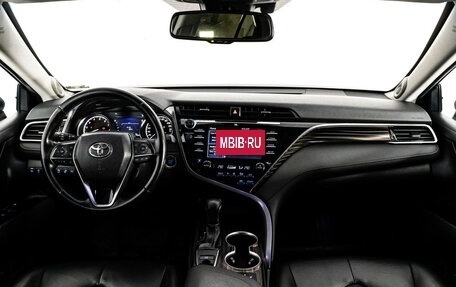 Toyota Camry, 2019 год, 2 399 000 рублей, 11 фотография