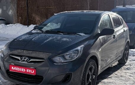 Hyundai Solaris II рестайлинг, 2013 год, 520 000 рублей, 1 фотография