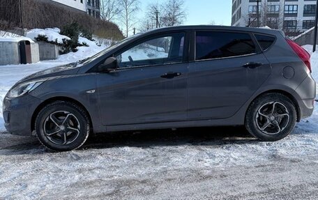 Hyundai Solaris II рестайлинг, 2013 год, 520 000 рублей, 2 фотография