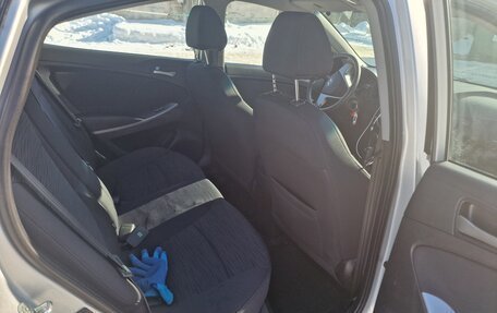 Hyundai Solaris II рестайлинг, 2016 год, 985 000 рублей, 4 фотография