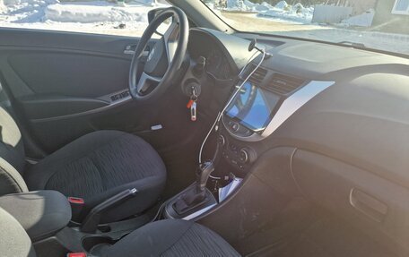 Hyundai Solaris II рестайлинг, 2016 год, 985 000 рублей, 5 фотография