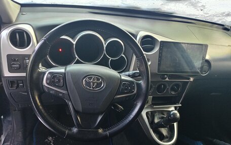 Toyota Matrix, 2004 год, 565 000 рублей, 7 фотография