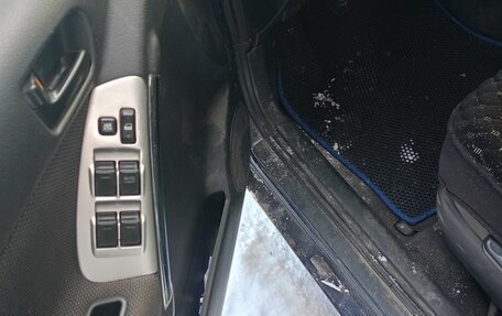 Toyota Matrix, 2004 год, 565 000 рублей, 8 фотография