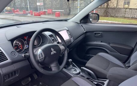 Mitsubishi Outlander III рестайлинг 3, 2011 год, 995 000 рублей, 8 фотография