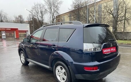 Mitsubishi Outlander III рестайлинг 3, 2011 год, 995 000 рублей, 2 фотография