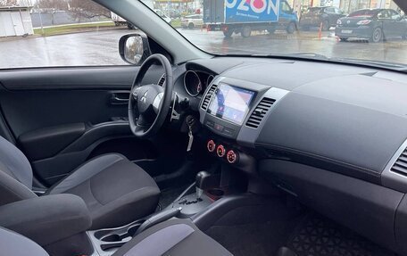 Mitsubishi Outlander III рестайлинг 3, 2011 год, 995 000 рублей, 16 фотография