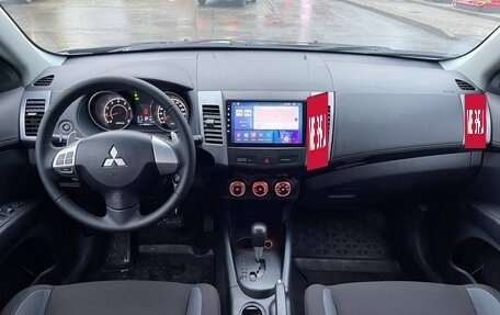 Mitsubishi Outlander III рестайлинг 3, 2011 год, 995 000 рублей, 23 фотография