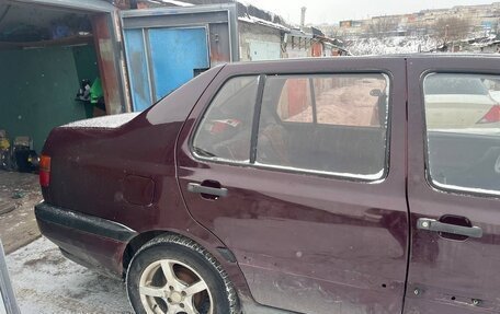 Volkswagen Vento, 1994 год, 250 000 рублей, 2 фотография