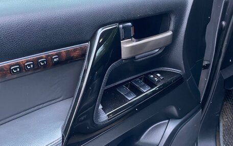 Toyota Land Cruiser 200, 2009 год, 3 000 000 рублей, 26 фотография