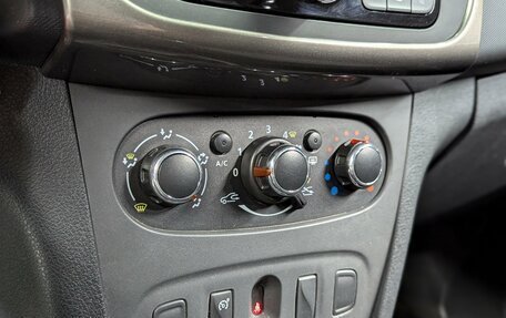 Renault Sandero II рестайлинг, 2015 год, 950 000 рублей, 20 фотография