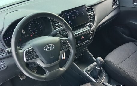 Hyundai Solaris II рестайлинг, 2021 год, 1 270 000 рублей, 10 фотография