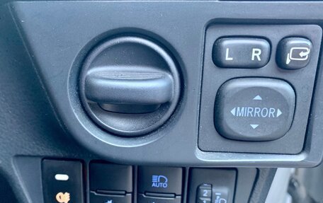 Toyota Corolla, 2018 год, 1 300 000 рублей, 9 фотография