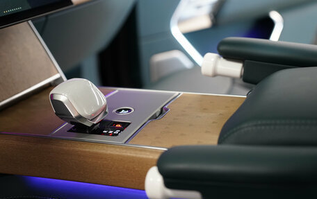 Land Rover Range Rover IV рестайлинг, 2024 год, 29 700 000 рублей, 13 фотография