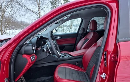 Alfa Romeo Giulia II, 2017 год, 3 500 000 рублей, 17 фотография