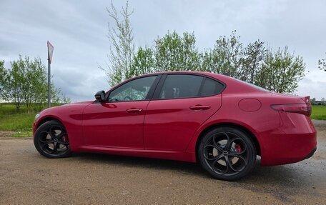 Alfa Romeo Giulia II, 2017 год, 3 500 000 рублей, 24 фотография