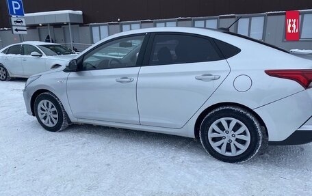 Hyundai Solaris II рестайлинг, 2022 год, 1 365 000 рублей, 3 фотография