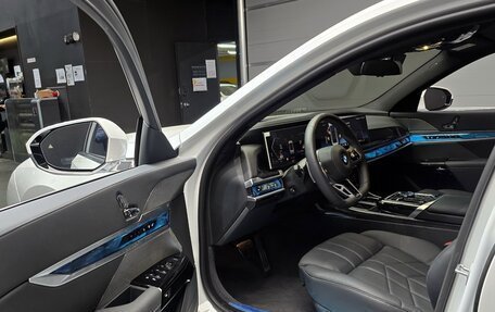 BMW 7 серия, 2025 год, 16 140 000 рублей, 11 фотография