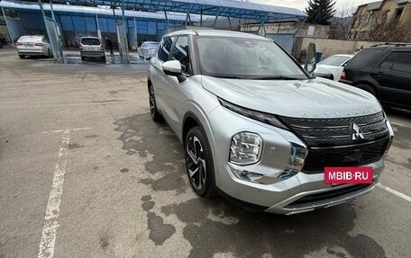 Mitsubishi Outlander, 2022 год, 1 534 800 рублей, 2 фотография