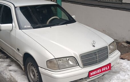 Mercedes-Benz C-Класс, 1998 год, 400 000 рублей, 1 фотография