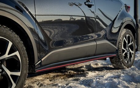 Toyota C-HR I рестайлинг, 2017 год, 1 900 000 рублей, 13 фотография