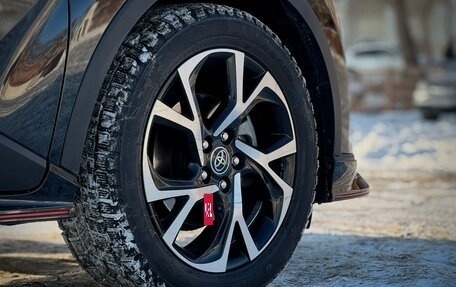 Toyota C-HR I рестайлинг, 2017 год, 1 900 000 рублей, 17 фотография