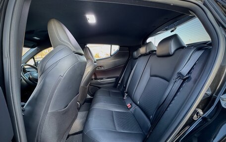 Toyota C-HR I рестайлинг, 2017 год, 1 900 000 рублей, 24 фотография