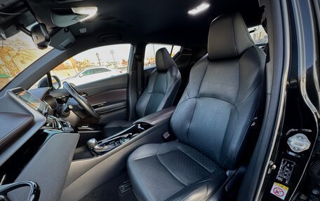 Toyota C-HR I рестайлинг, 2017 год, 1 900 000 рублей, 21 фотография