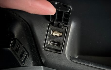 Toyota C-HR I рестайлинг, 2017 год, 1 900 000 рублей, 31 фотография