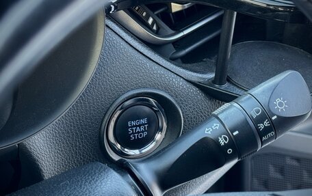 Toyota C-HR I рестайлинг, 2017 год, 1 900 000 рублей, 32 фотография