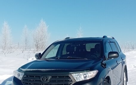 Toyota Highlander III, 2011 год, 1 800 000 рублей, 10 фотография