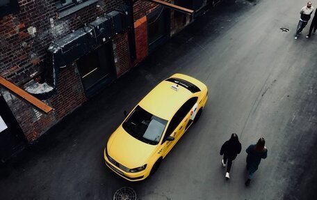 Volkswagen Polo VI (EU Market), 2018 год, 520 000 рублей, 2 фотография