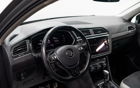 Volkswagen Tiguan II, 2019 год, 3 076 000 рублей, 9 фотография