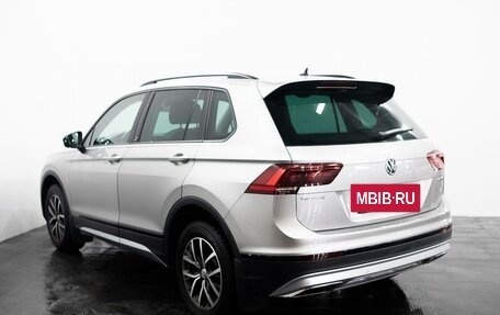 Volkswagen Tiguan II, 2019 год, 3 076 000 рублей, 5 фотография