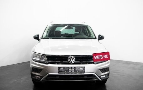 Volkswagen Tiguan II, 2019 год, 3 076 000 рублей, 2 фотография