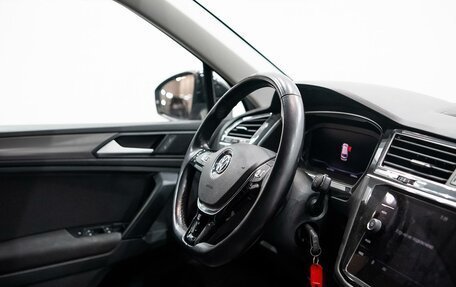 Volkswagen Tiguan II, 2019 год, 3 076 000 рублей, 20 фотография