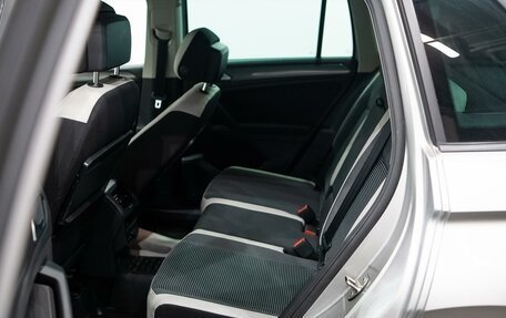 Volkswagen Tiguan II, 2019 год, 3 076 000 рублей, 14 фотография