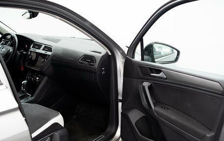 Volkswagen Tiguan II, 2019 год, 3 076 000 рублей, 18 фотография