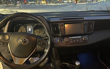 Toyota RAV4, 2016 год, 2 500 000 рублей, 5 фотография