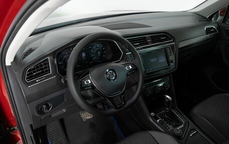 Volkswagen Tiguan II, 2017 год, 2 380 000 рублей, 5 фотография