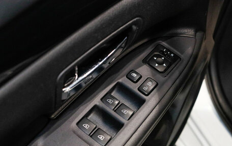 Mitsubishi Outlander III рестайлинг 3, 2022 год, 2 180 000 рублей, 12 фотография