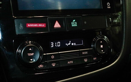 Mitsubishi Outlander III рестайлинг 3, 2022 год, 2 180 000 рублей, 17 фотография