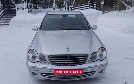 Mercedes-Benz C-Класс, 2006 год, 970 000 рублей, 3 фотография