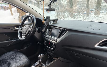 Hyundai Solaris II рестайлинг, 2017 год, 1 200 000 рублей, 8 фотография