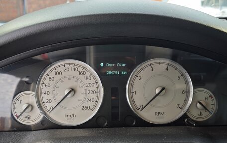 Chrysler 300C II, 2004 год, 1 400 000 рублей, 7 фотография